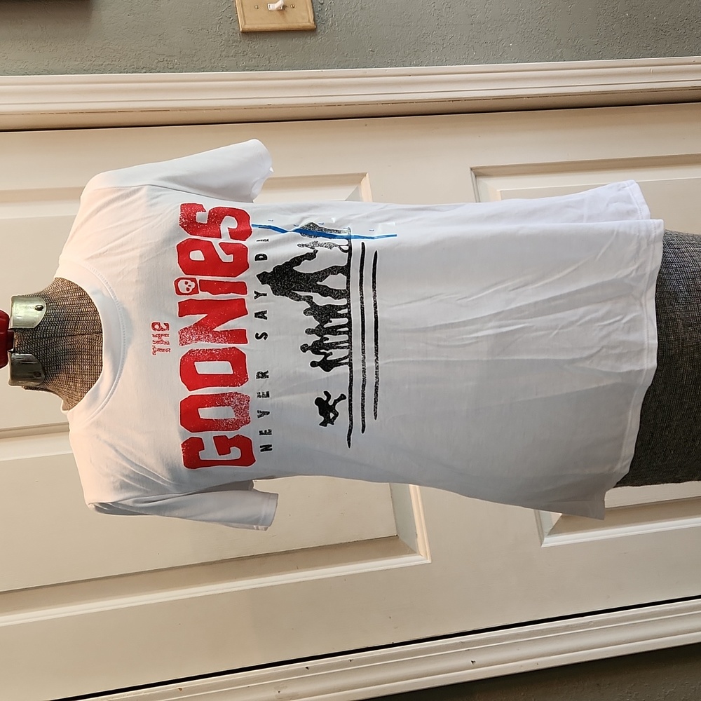 NWT, Goonies, Never Say Die, L, large, tshirt. White, red, black. Rounded hem,